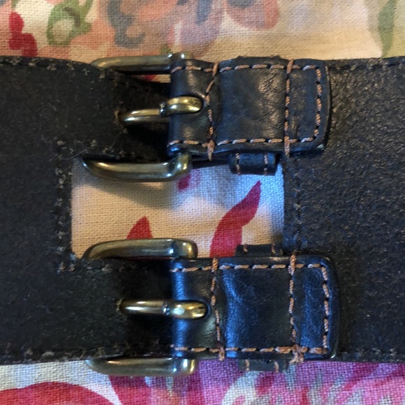 Vtg Y2K ANN TAYLOR LOFT Size Medium Dual Buckle Belt LEATHER Dual Buckle Brass - Picture 10 of 16